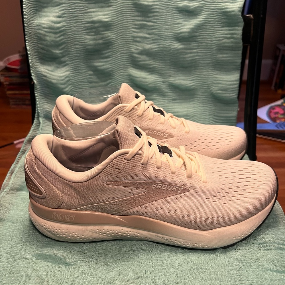 Brooks Ghost 16